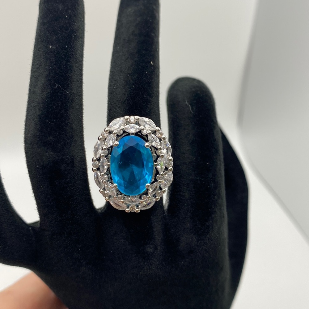 Beautiful Adjustable Silver Ring w/ Crystals